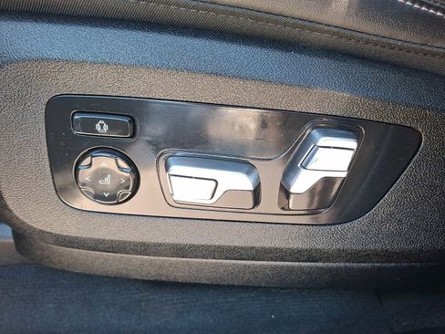 Used 2023 BMW X7 xDrive40i w/ Premium Package image 10