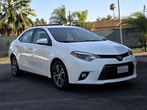Used 2016 Toyota Corolla LE FWD image 3