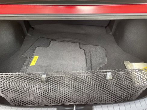 Used 2025 Hyundai Elantra Sport image 9