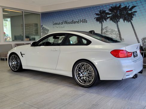 Used 2017 BMW M4 Coupe image 3