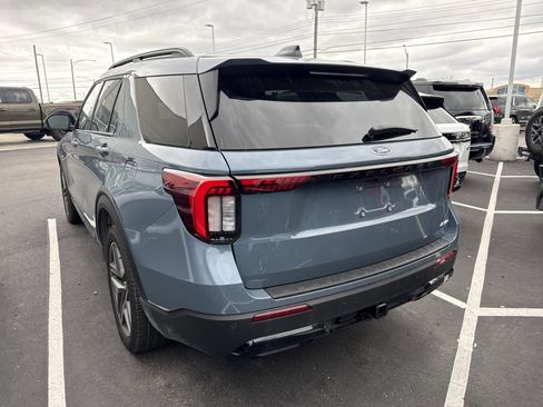 Used 2026 Ford Explorer ST-Line w/ ST-Line Street Pack AWD/4WD image 3