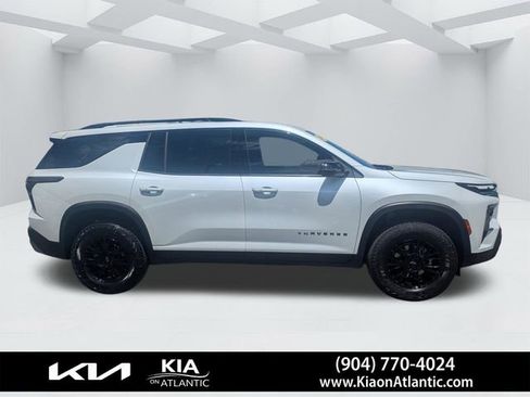 Used 2025 Chevrolet Traverse Z71 w/ Driver Confidence Package AWD/4WD image 2