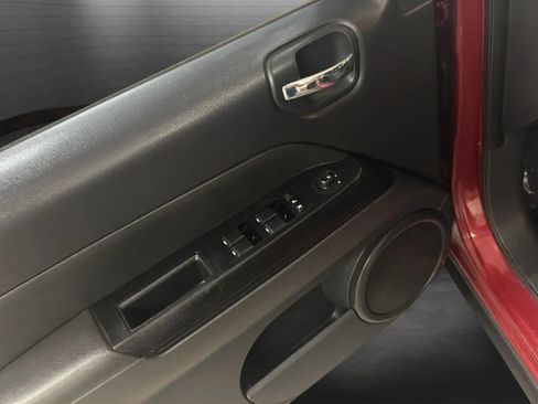 Used 2014 Jeep Compass Sport w/ Power Value Group FWD image 22