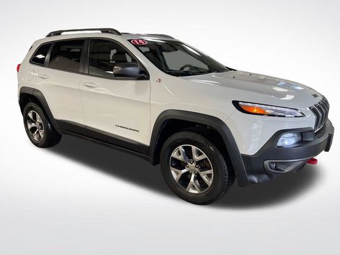 Used 2014 Jeep Cherokee Trailhawk w/ Comfort/Convenience Group AWD/4WD image 8