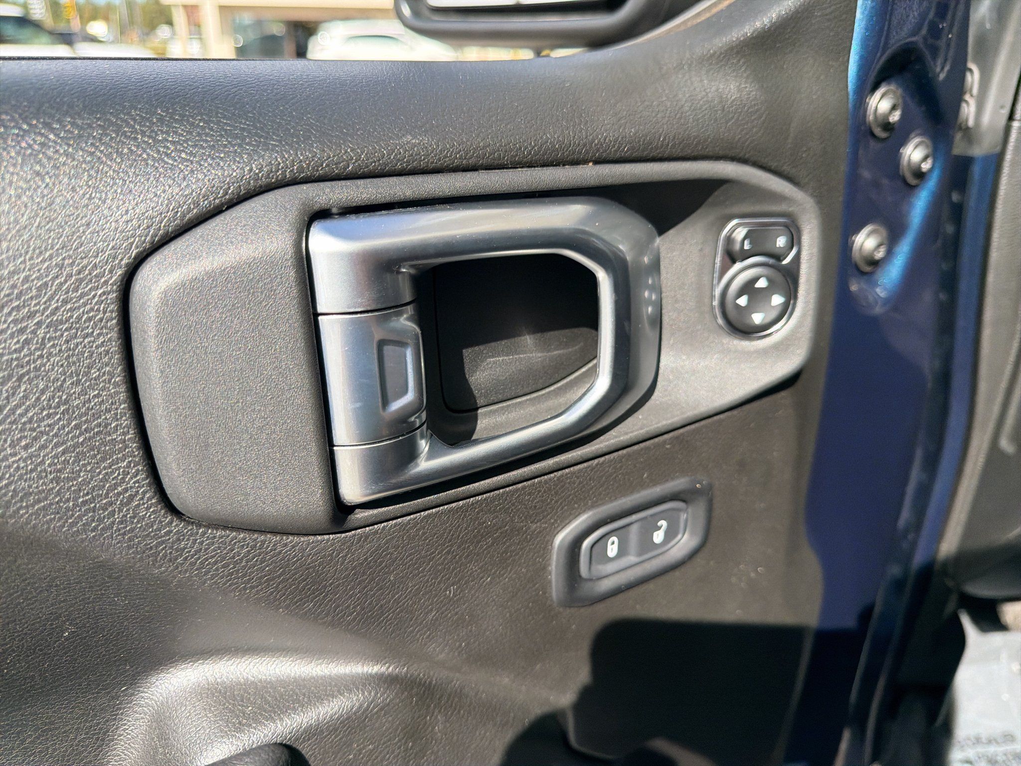 Used 2025 Jeep Wrangler Unlimited Sport AWD/4WD image 17