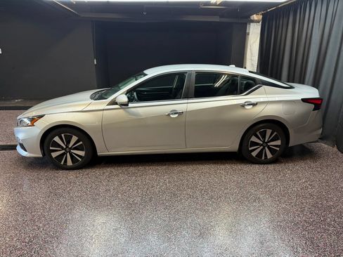 Used 2021 Nissan Altima 2.5 SV FWD image 4