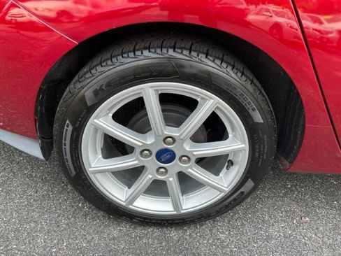 Used 2014 Ford Fiesta SE w/ Equipment Group 201B FWD image 30