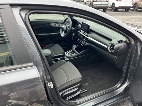 Used 2022 Kia Forte LXS image 13