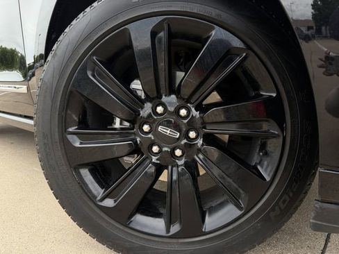 Used 2024 Lincoln Navigator Reserve AWD/4WD image 10