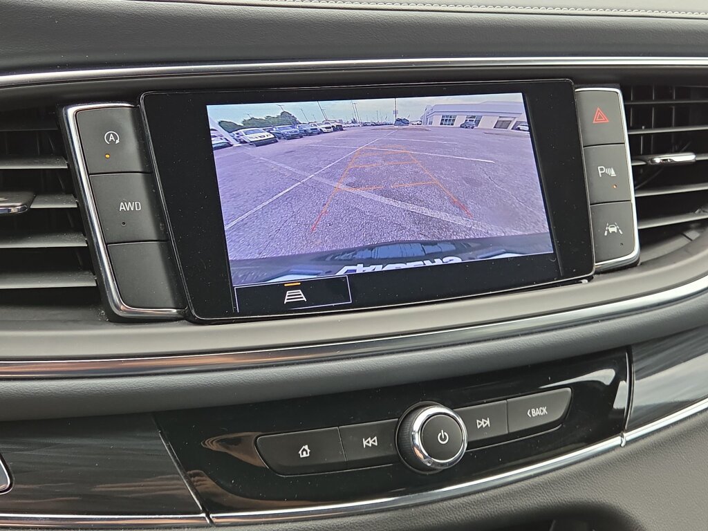 Used 2023 Buick Enclave Essence AWD/4WD image 25