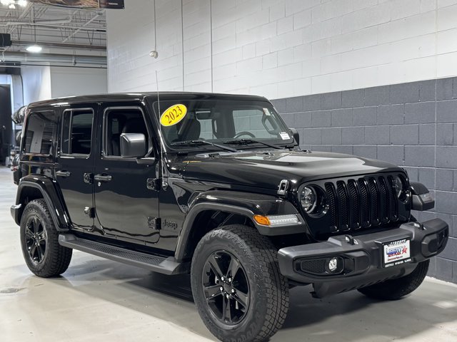 Used 2023 Jeep Wrangler Unlimited Sahara AWD/4WD image 2