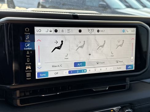 New 2025 Jeep Gladiator Rubicon image 32