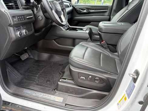 Used 2024 GMC Yukon Denali AWD/4WD image 9