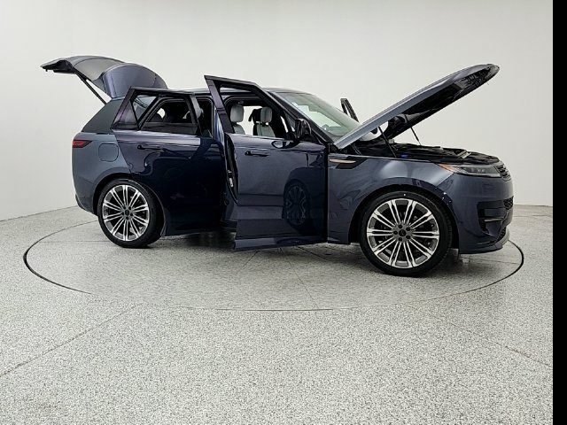 New 2026 Land Rover Range Rover Sport Dynamic SE AWD/4WD image 10