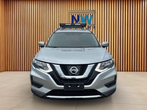 Used 2018 Nissan Rogue S image 2
