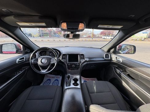 Used 2018 Jeep Grand Cherokee Laredo image 21