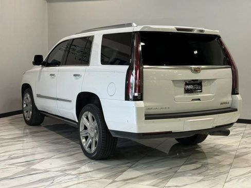 Used 2018 Cadillac Escalade Premium Luxury AWD/4WD image 7