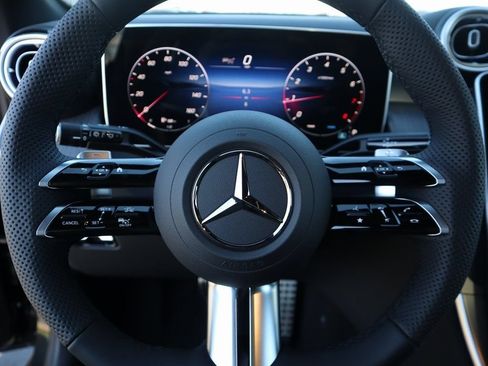 Used 2026 Mercedes-Benz GLC 300 4MATIC image 34