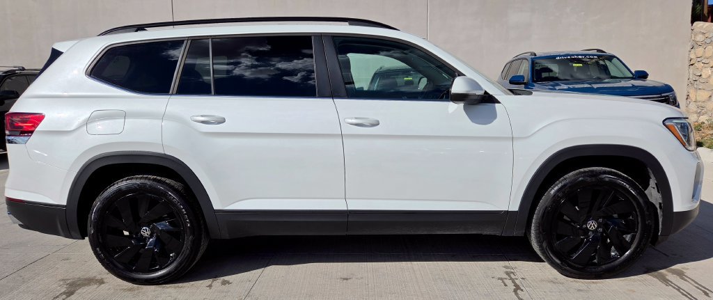 Certified 2026 Volkswagen Atlas SE FWD image 4