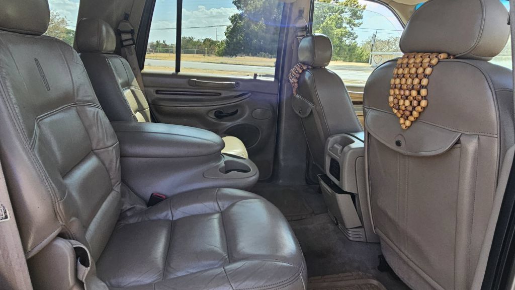 Used 2000 Lincoln Navigator 2WD image 11