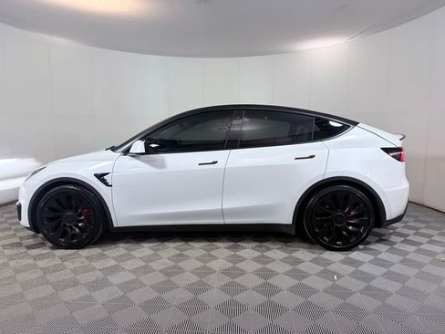 Used 2022 Tesla Model Y Performance image 3