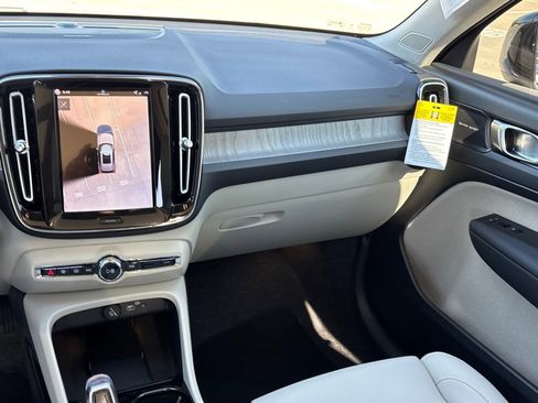 New 2026 Volvo XC40 B4 Plus w/ Protection Package Premier FWD image 12