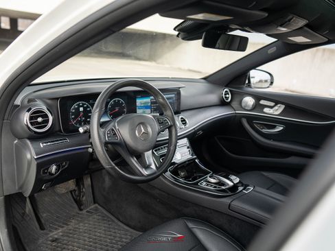 Used 2017 Mercedes-Benz E 300 4MATIC image 13