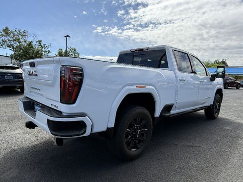 Used 2024 GMC Sierra 2500 AT4 w/ AT4 Premium Plus Package image 5