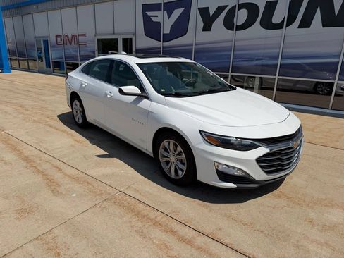 Used 2024 Chevrolet Malibu LT FWD image 2