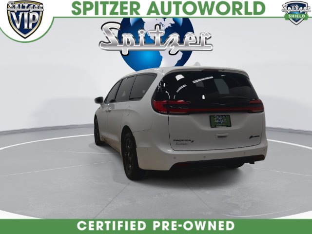 Used 2022 Chrysler Pacifica Touring-L w/ Uconnect Theater Family Group FWD image 9