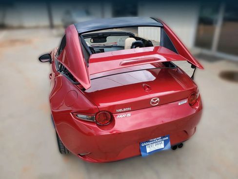 Used 2017 MAZDA MX-5 Miata RF Grand Touring RWD image 16