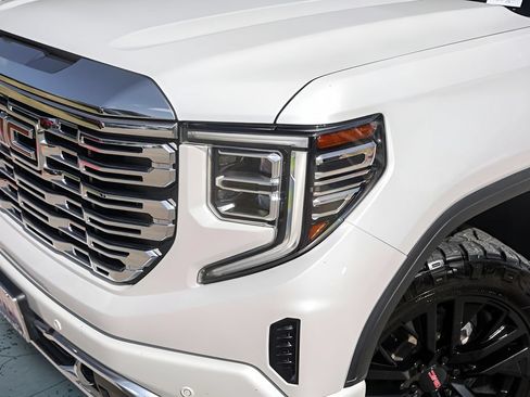Used 2022 GMC Sierra 1500 Denali AWD/4WD image 3