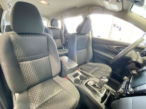 Used 2020 Nissan Rogue S image 26