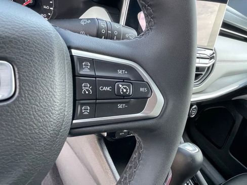 Used 2024 Jeep Compass Limited image 29