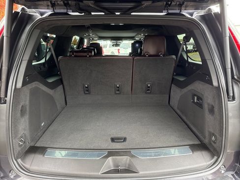Used 2022 Cadillac Escalade ESV Premium Luxury Platinum image 22