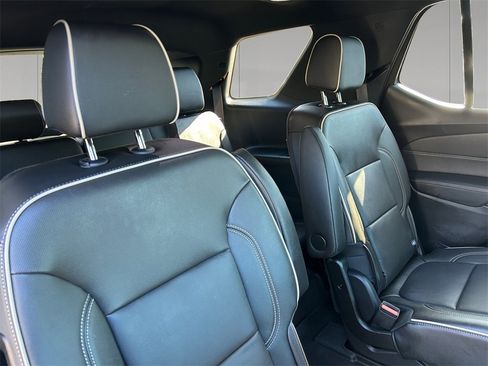 Used 2024 Chevrolet Traverse Premier w/ Redline Edition image 18