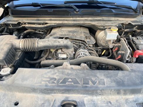 Used 2019 RAM 1500 Laramie w/ Sport Appearance Package AWD/4WD image 14