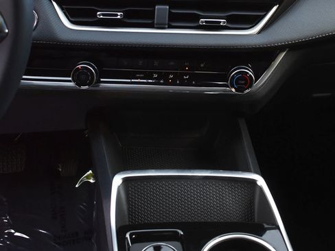 New 2026 Chevrolet Equinox LT AWD/4WD image 14