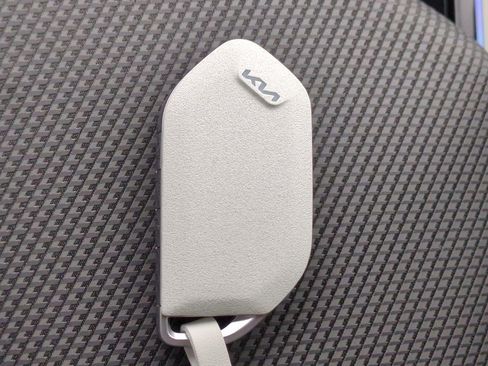 New 2025 Kia Niro EX w/ EX Cold Weather Package image 29