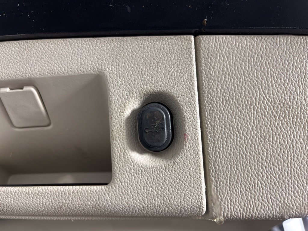 Used 2019 GMC Yukon Denali AWD/4WD image 10