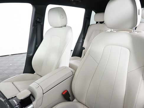 Certified 2021 Mercedes-Benz GLB 250 4MATIC image 5