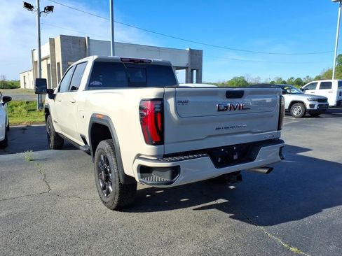 Used 2026 GMC Sierra 2500 AT4 w/ AT4 Premium Plus Package image 4