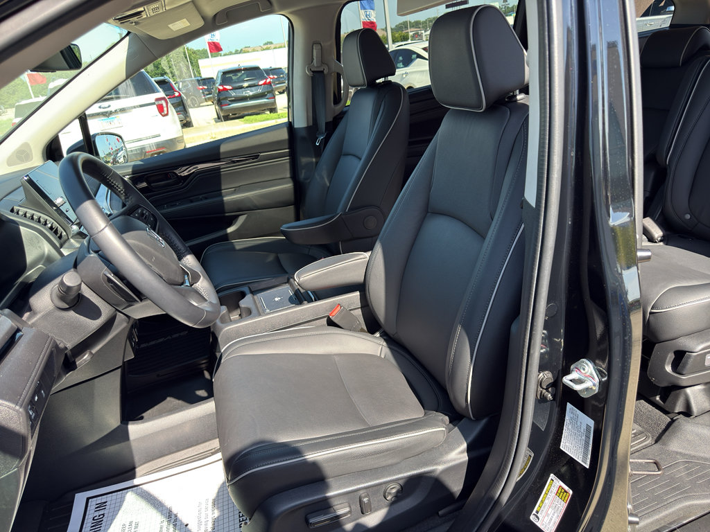 Used 2025 Honda Odyssey Touring image 11