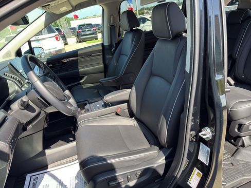Used 2025 Honda Odyssey Touring image 11