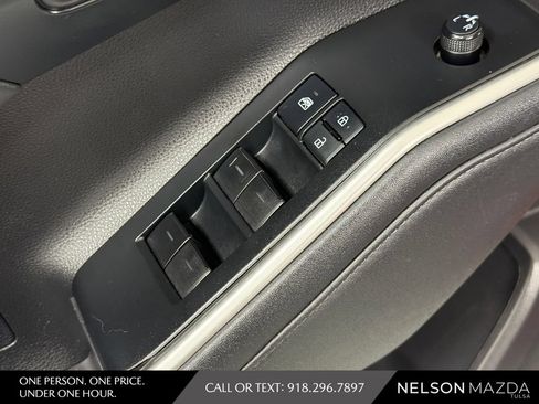 Used 2022 Toyota Highlander XSE FWD image 18
