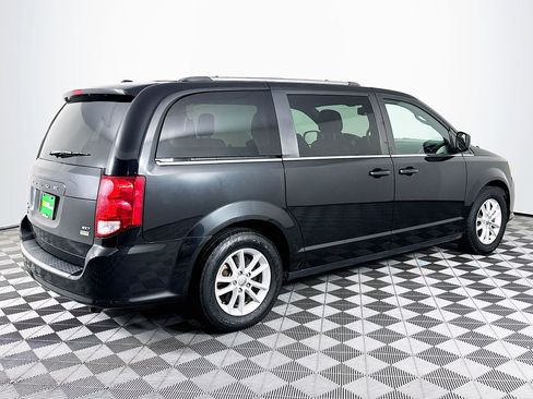 Used 2019 Dodge Grand Caravan SXT image 10