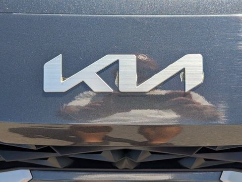 Used 2024 Kia Forte LXS w/ LXS Technology Package FWD image 3