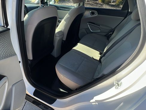 Used 2020 Kia Soul LX image 22