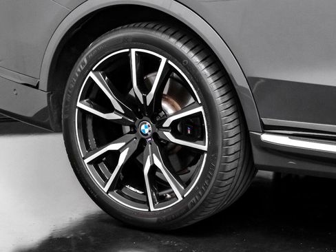 Used 2021 BMW X7 xDrive40i w/ M Sport Package image 54