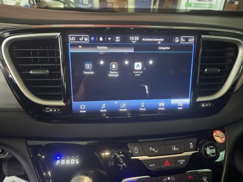 Used 2025 Chrysler Pacifica Select FWD image 27